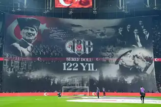 Beşiktaş'ın 122. Yılına Devasa Koreografi