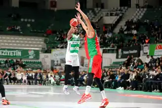 Bursaspor, Yalovaspor'u 104-93 yendi!