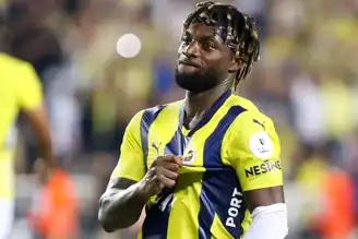 Saint-Maximin Fenerbahçe'de Kalıyor! Mourinho'dan Şampiyonluk Sözü
