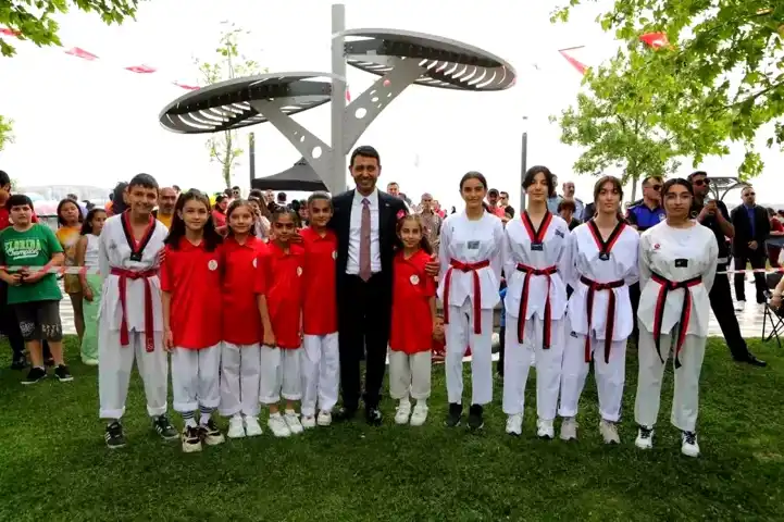 Bayraklı'da 3525 Kişi Kış Spor Okullarında