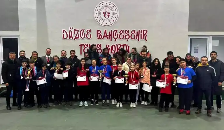 Düzce'de Okul Sporları Tenis Müsabakaları Sonuçlandı