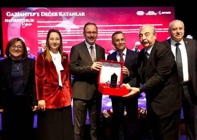 Gaziantep'te Gazi Unvanı Kutlamaları: Ödüller Sahiplerini Buldu
