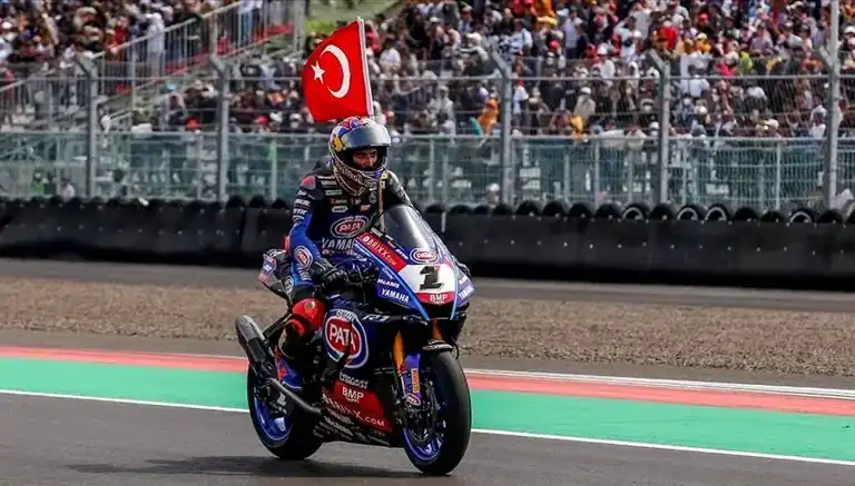 Toprak Razgatlıoğlu Çekya'da WSBK'da Zafer Kazandı!