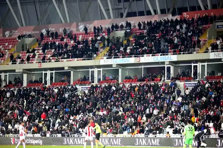 Sivasspor'da Yönetime İstifa Çağrısı!