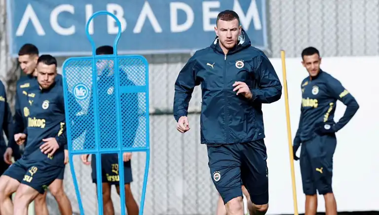 Süper Lig Devleri Kritik Maçta Kazanmak İçin Savaşacak!
